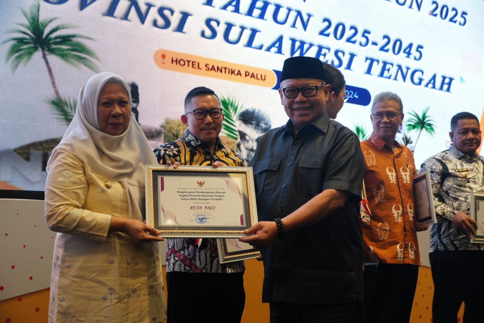 Kota Palu Sabet Penghargaan Pembangunan Daerah Tertinggi di Provinsi Sulawesi Tengah