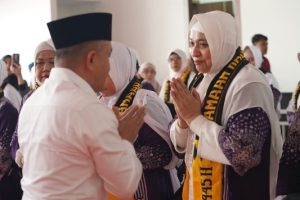 Wali Kota Resmi Lepas 62 Calon Jamaah Haji Embarkasi Balikpapan