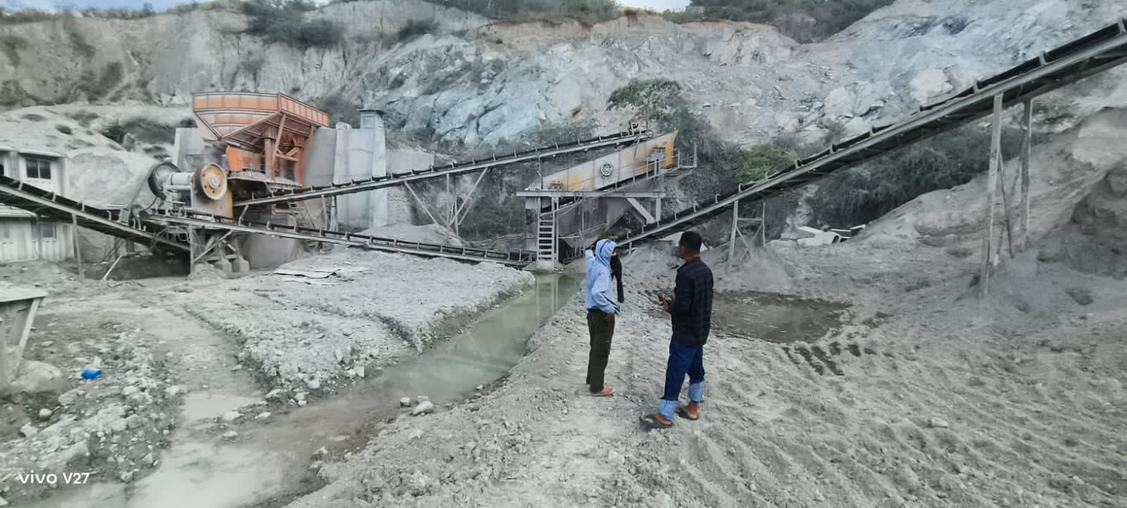 Terlihat Mata Air Valoli yang berada tepat dibawa mesin gilingan batu atau Crusher. (Foto:Koalisi Petisi Palu-Donggala)