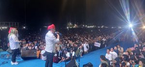 Puluhan Ribu Masyarakat Poso, Hadiri Deklarasi Pasangan BERANI di Lapangan Bola Mapane