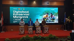 Indosat Gandeng UNTAD Perkuat Benteng Pesisir melalui Digitalisasi Konservasi Mangrove Berbasis IOT di Palu