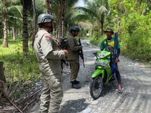 Satgas Madago Raya Intensifkan Razia Kendaraan di Empat Pos Kamtibmas Kabupaten Poso