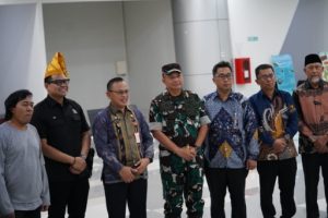 Forkopimda dan Pemkot Palu Sambut Kehadiran Wakil Ketua MPR RI di Bandara Mutiara Sis Aljufri