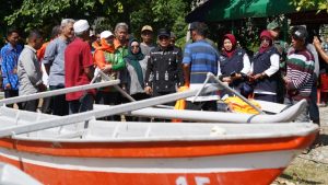 Wali Kota Serahkan Bantuan Perahu Fiber Bagi 49 Nelayan di Palu