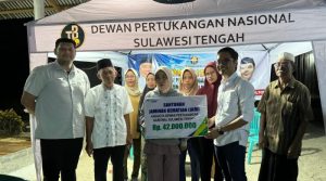 DPN Sulteng Serahkan Santunan Kematian Rp 42 Juta untuk Keluarga Pekerja Bangunan di Sigi