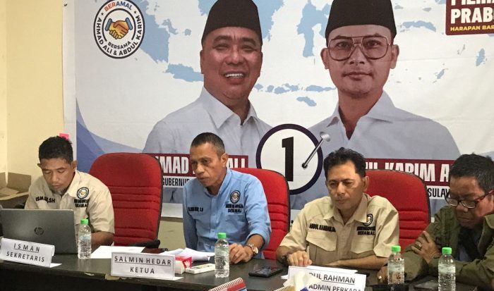 Ketua Tim Hukum dan Advokasi BerAmal, Salmin Hedar (tengah). Foto: Tim Media Koalisi BerAmal
