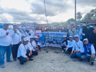 Persatuan Lintas Profesi (PLP) Sulawesi Tengah menyerahkan bantuan kemanusiaan kepada korban kebakaran di Pasar Sausu, berupa uang tunai Rp6 juta, sembako, pakaian, dan hijab dengan total nilai lebih dari Rp2 juta.