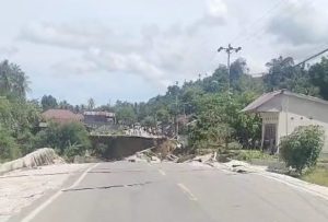 Jalan Ambles di Trans Sulawesi Poso