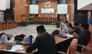 Rapat Paripurna DPRD Kota Palu Bentuk Panitia Khusus Kode Etik