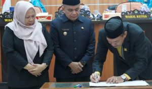 Wali Kota dan Wakil Wali Kota Palu Hadiri Rapat Paripurna DPRD Kota Palu