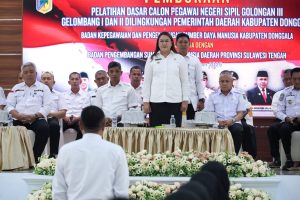 pembukaan secara resmi dilakukan oleh Bupati Donggala, Vera Elena Laruni, yang turut dihadiri Sekretaris Daerah Kabupaten Donggala