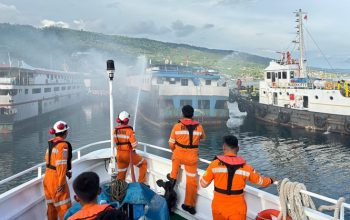 Kebakaran Kapal KM Harapanku Mekar di Pelabuhan Rakyat Luwuk