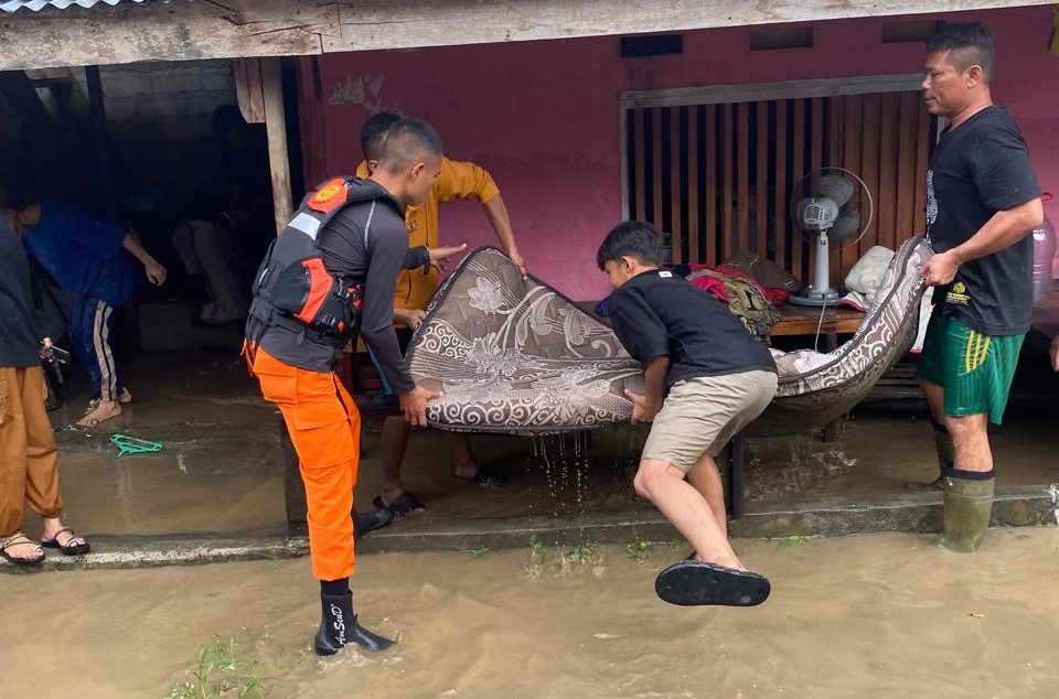 Banjir Rendam Desa Wani Donggala, Tim SAR Evakuasi Warga Terdampak