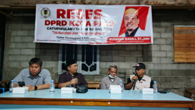Anggota DPRD Kota Palu Caturwulan I Masa Persidangan 2026, Masa Jabatan 2024–2029, Rusman Ramli, ST., MM, Ketua Komisi B DPRD Kota Palu. Reses berlangsung di Kelurahan Talise Valangguni, Selasa (3/2/2026)